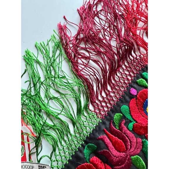 Vintage NWT Hungarian Floral Embroidered Cotton Fringed Table Cloth Placemat - Picture 4 of 11